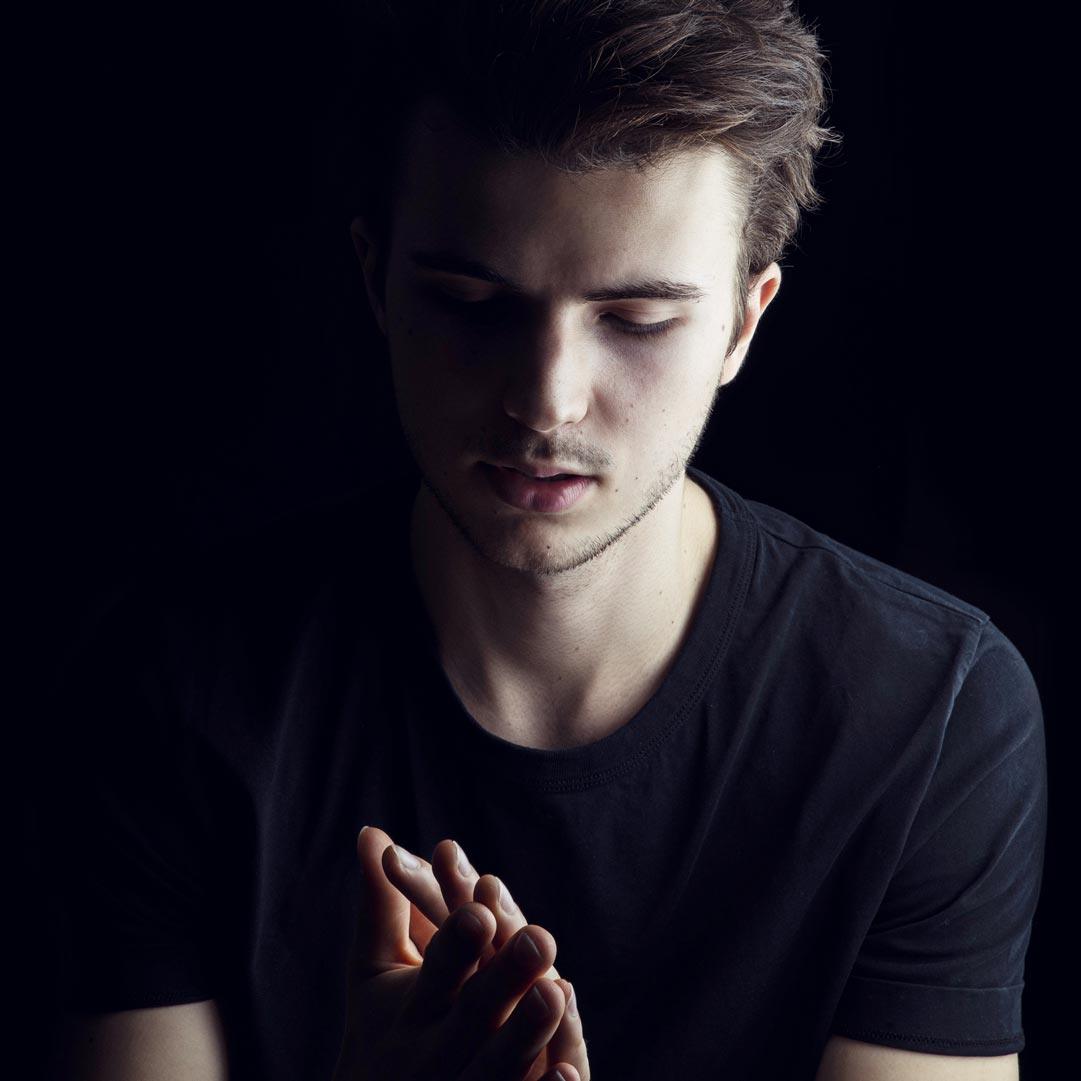Pablo Casadesus explores new horizons with “Your Light”