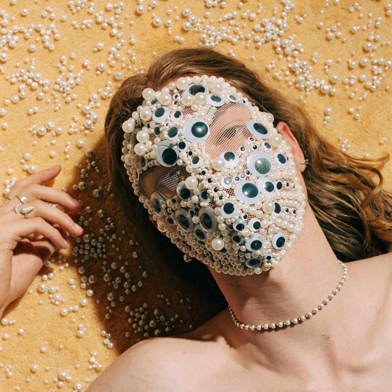 Our pick: Godford shines once again with “Say My Name”