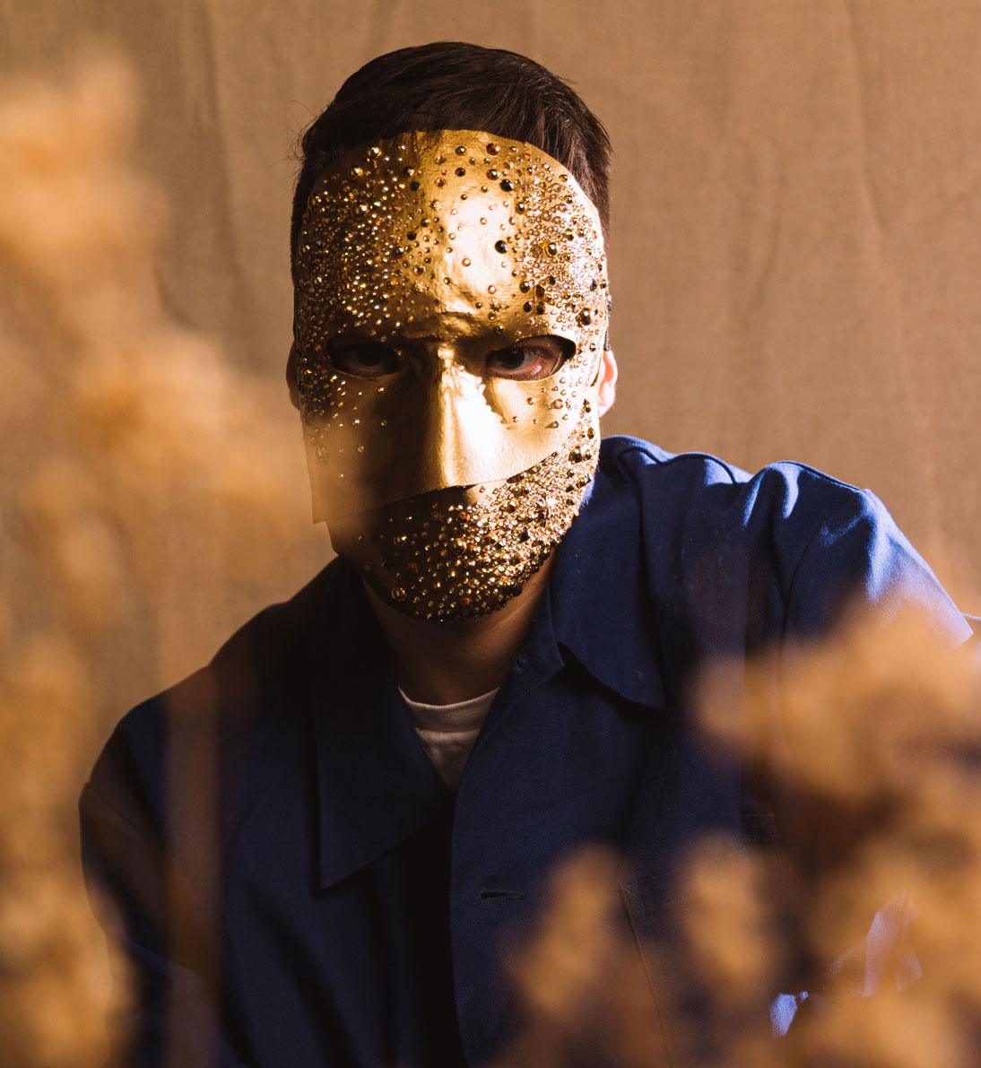MR TOUT LE MONDE has released his long-awaited second album “SUN”