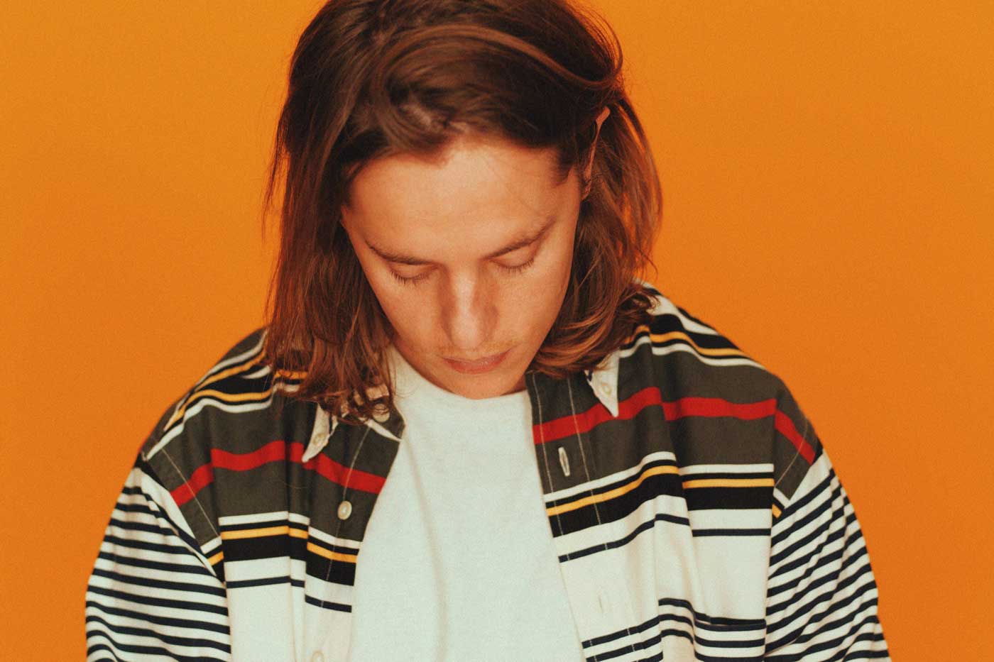 A nostalgia-sprinkled return for Mosey, who unveils “All I Can Do Is Miss You”