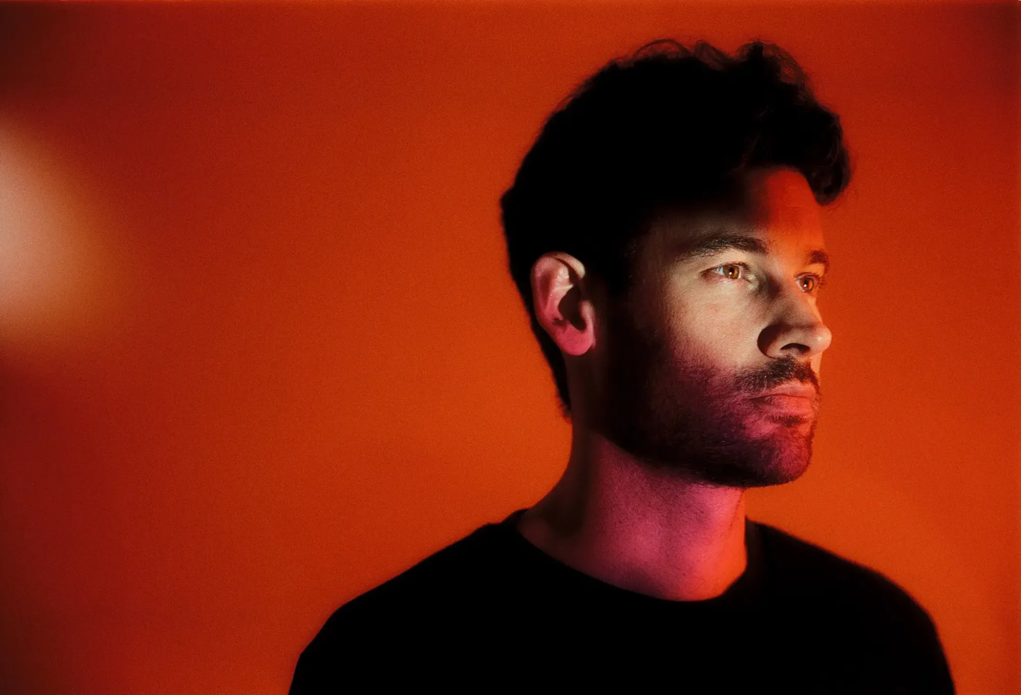 Vandelux continue de dévoiler les contours de son deuxième album avec « Best Of My Love »