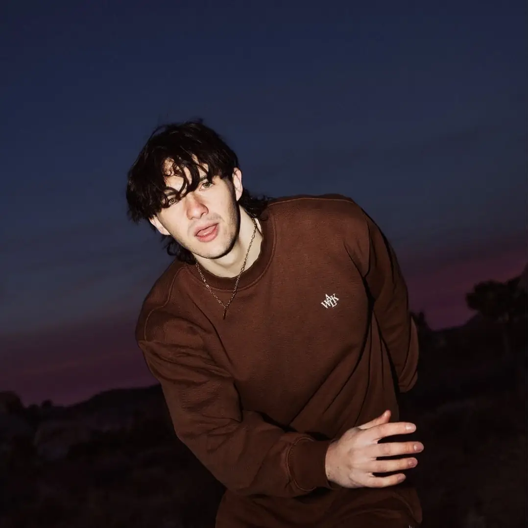 Petit Biscuit annule sa tournée en Asie-Pacifique et se confie sur sa santé mentale